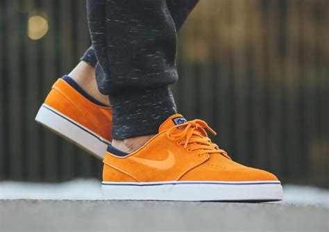 nike janoski suede.